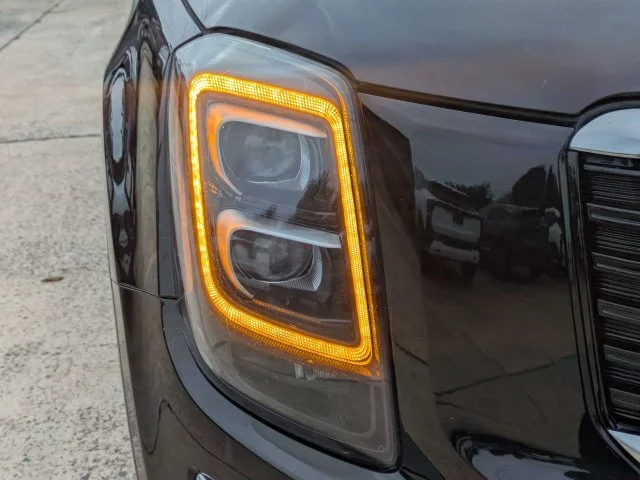 Used 2022 Black Kia EX image 10