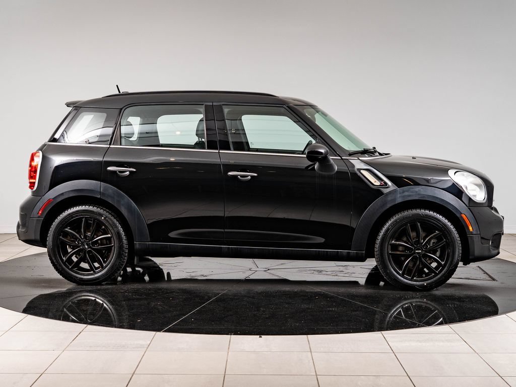 Used 2016 Absolute Black Metallic MINI  image 11