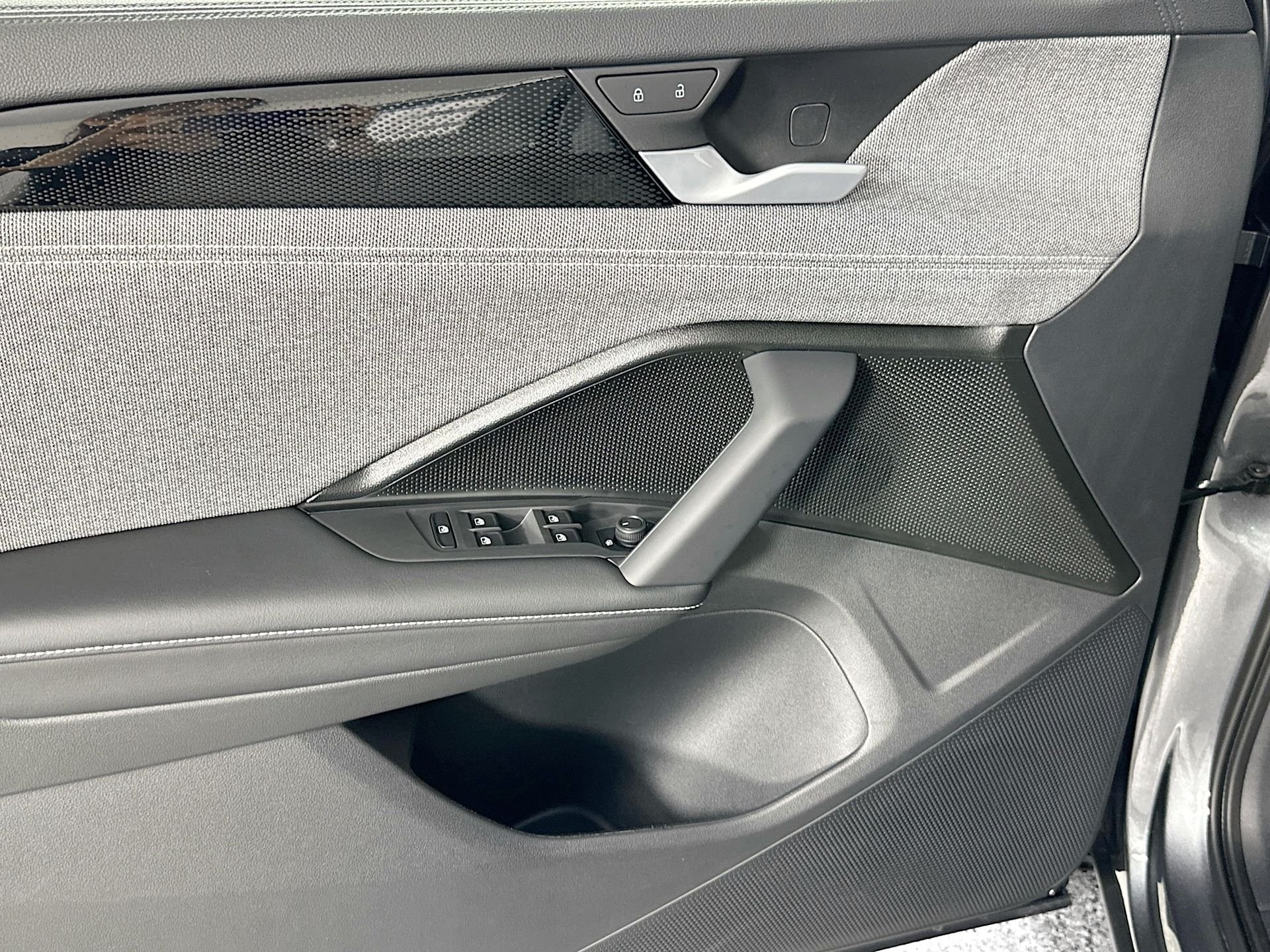 2025 Volkswagen Tiguan S - Photo 15