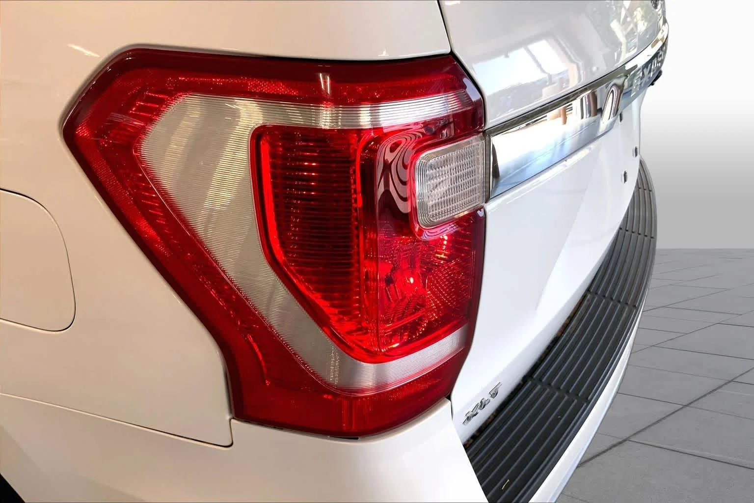 Used 2020 Oxford White Ford XLT image 28