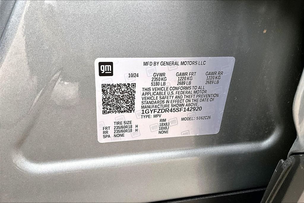 Used 2025 Silver Cadillac Premium Luxury image 35
