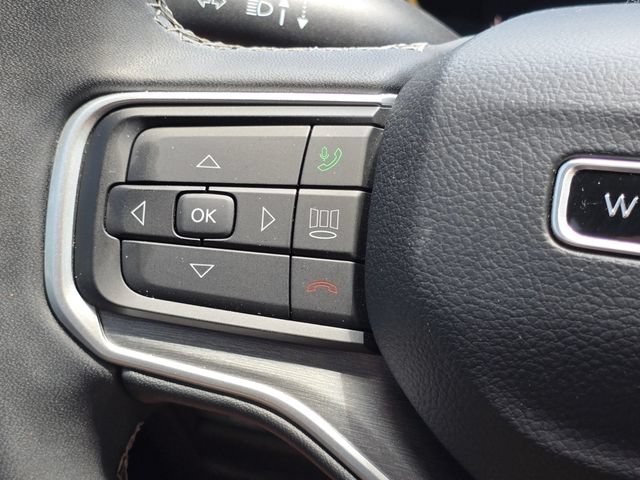 Used 2025 Diamond Black Crystal Pearlcoat Jeep Series II image 20