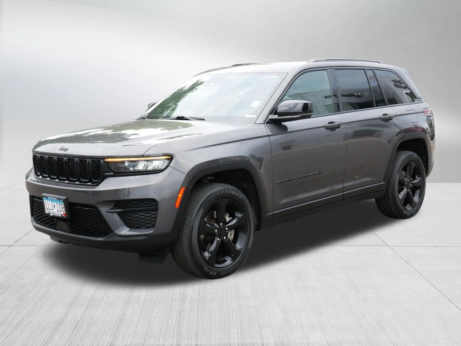 Used 2023 Baltic Gray Metallic Clearcoat Jeep Altitude X image 3