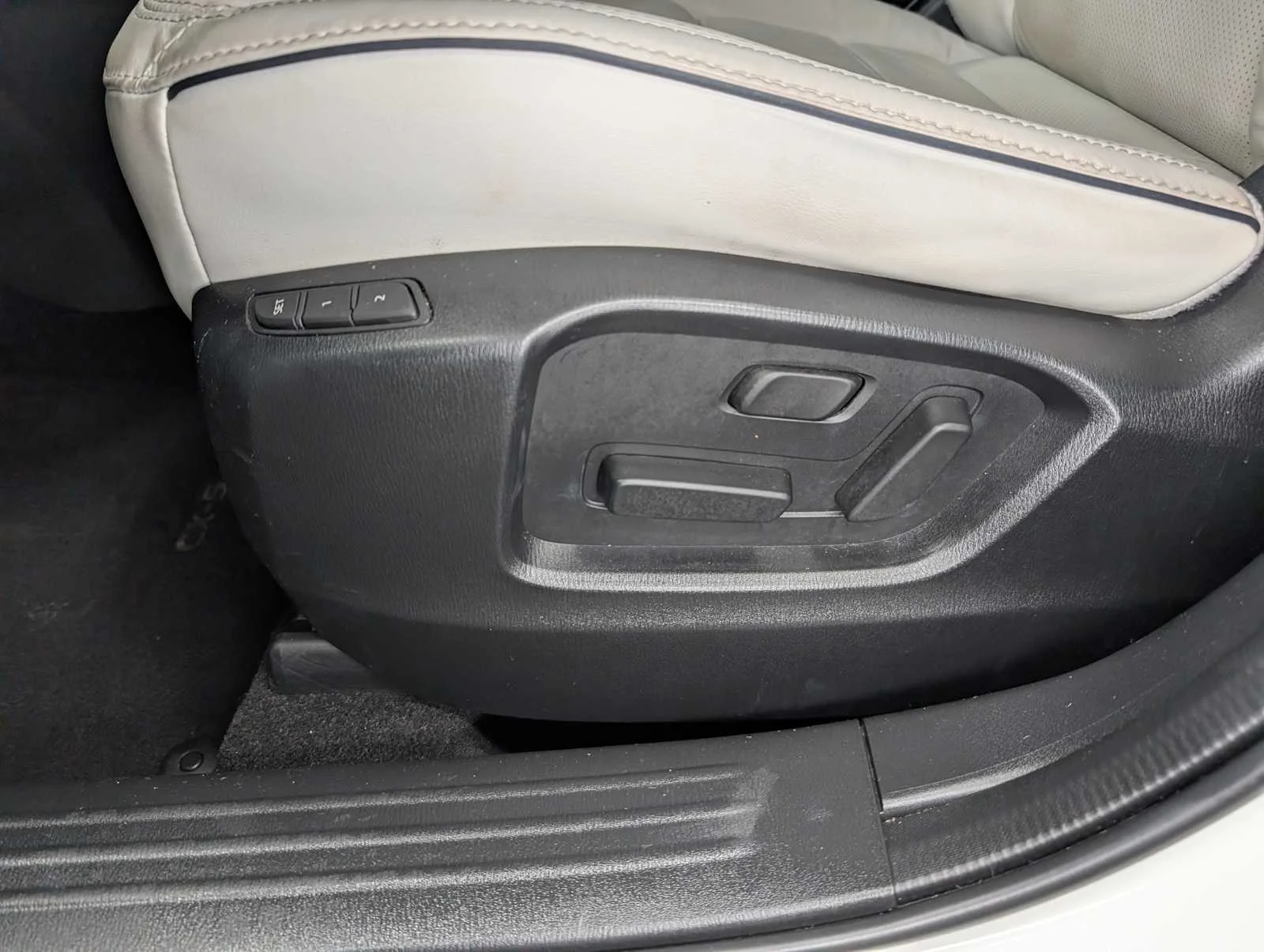 Certified Used 2024 Rhodium White Metallic Mazda 2.5 S Premium Package image 37