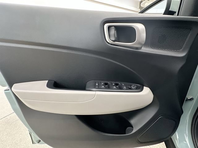 2025 Hyundai Venue SEL - Photo 20