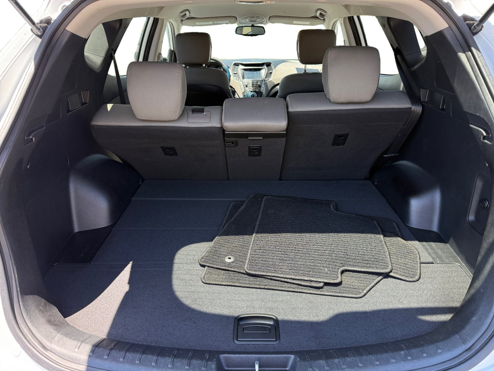 Used 2017 Frost White Hyundai 2.4 Base image 17