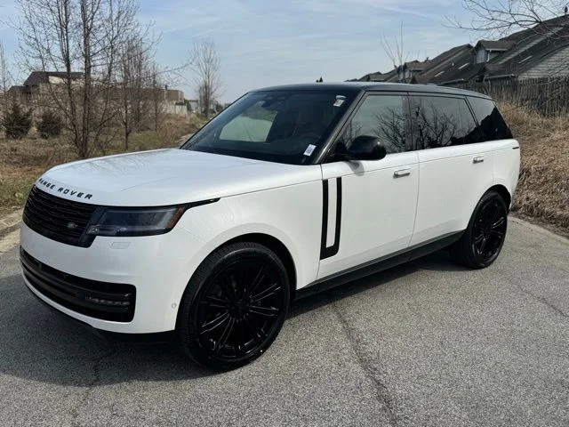 2026 Land Rover Range Rover 4.4 SE LWB 7's photo