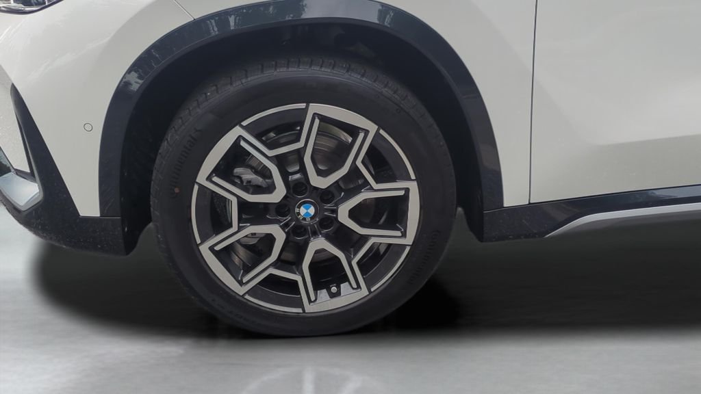 New 2026 Alpine White BMW xDrive28i image 28