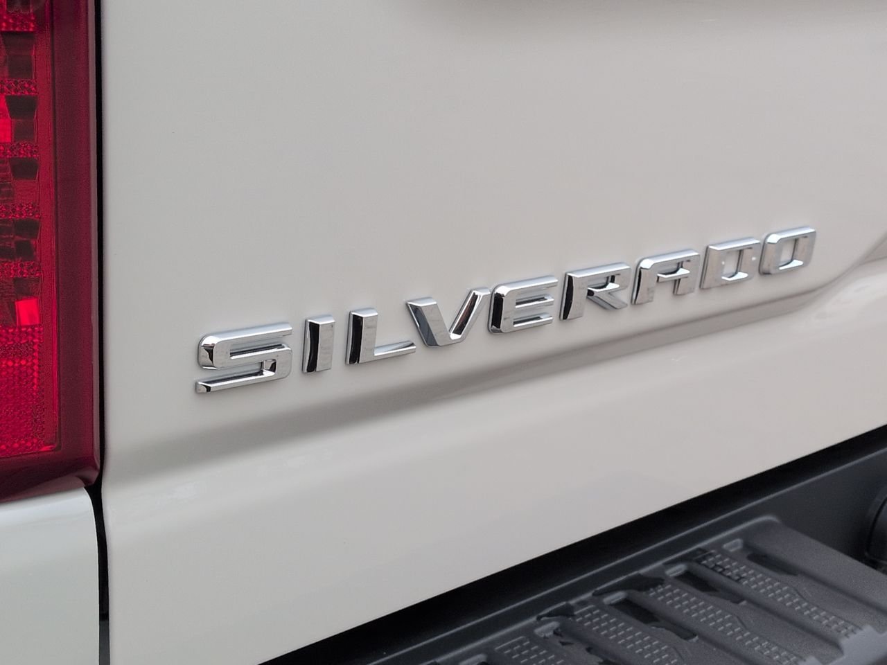 New 2026 White Sands Chevrolet Custom image 33
