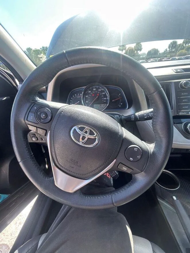 Used 2015 Gray Toyota Limited image 4