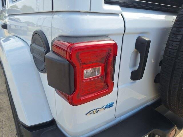 Used 2023 Bright White Clearcoat Jeep Sahara image 28