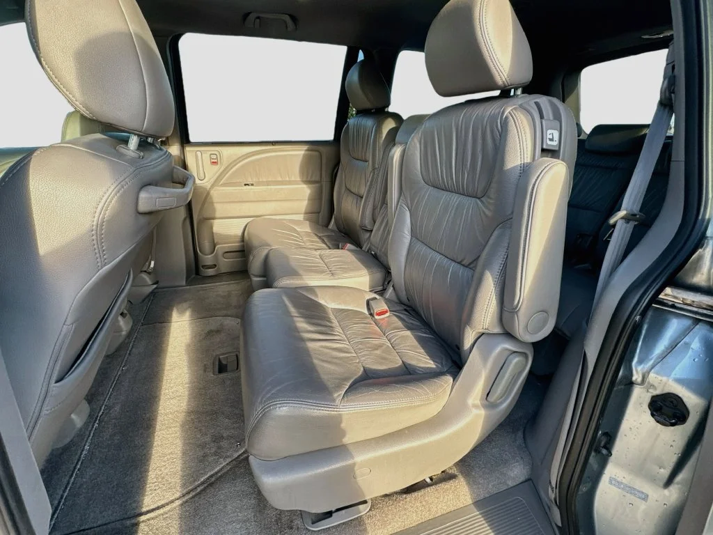 Used 2010 Silver Honda EX-L image 23