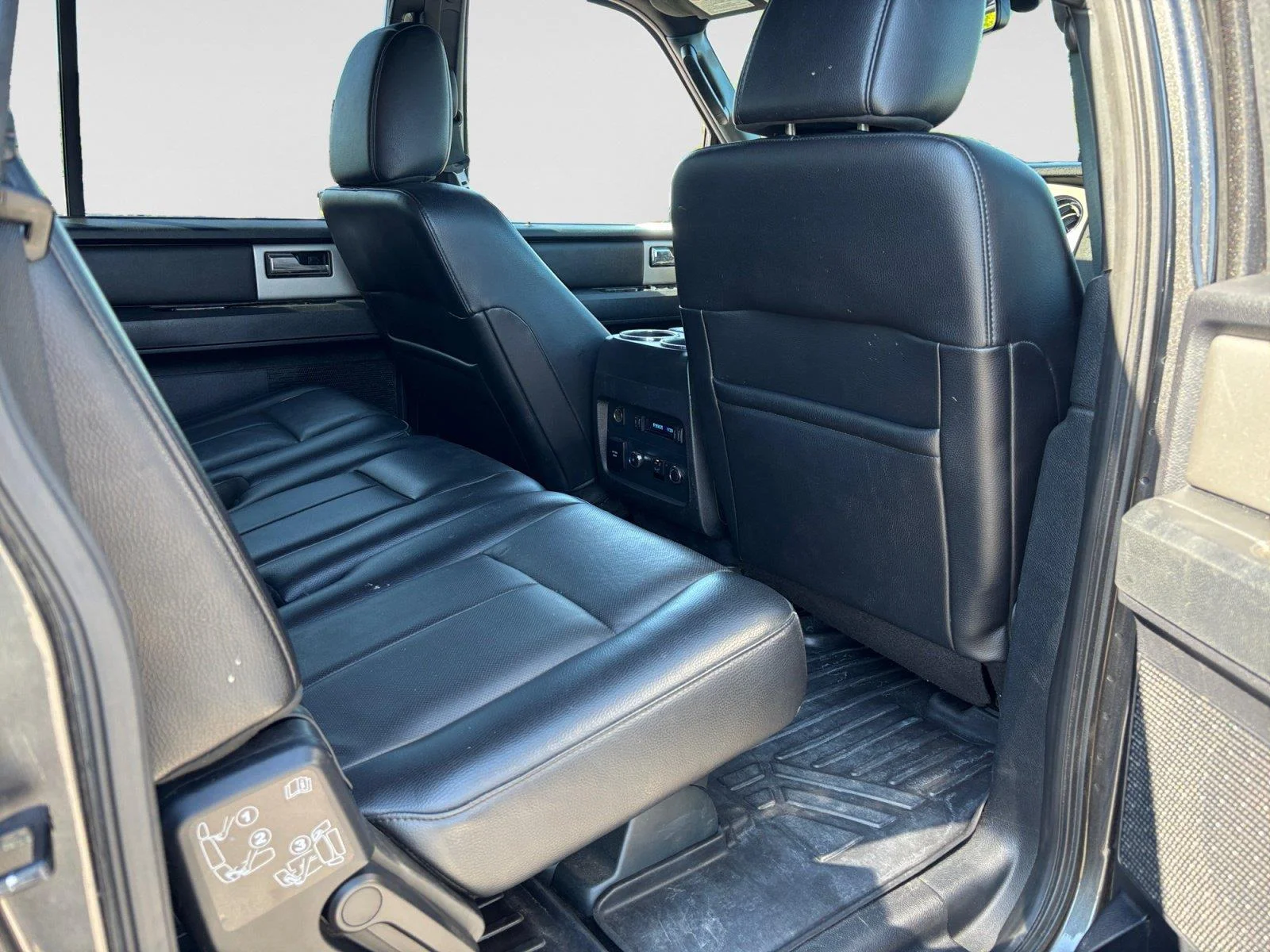 Used 2016 Magnetic Ford Limited image 50