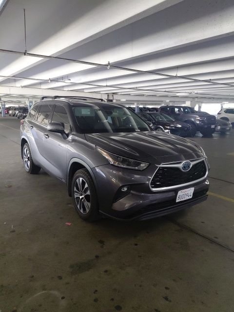 Used 2021 Gray Toyota XLE image 1