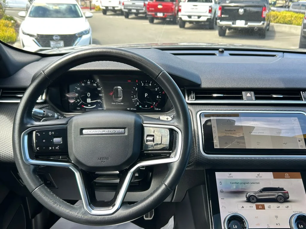 Used 2023 Gray Land Rover R-Dynamic S image 17