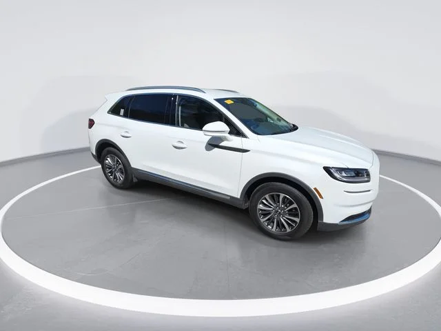 Used 2023 White Lincoln Standard image 9