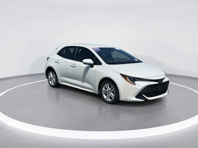 Used 2019 White Toyota SE image 1