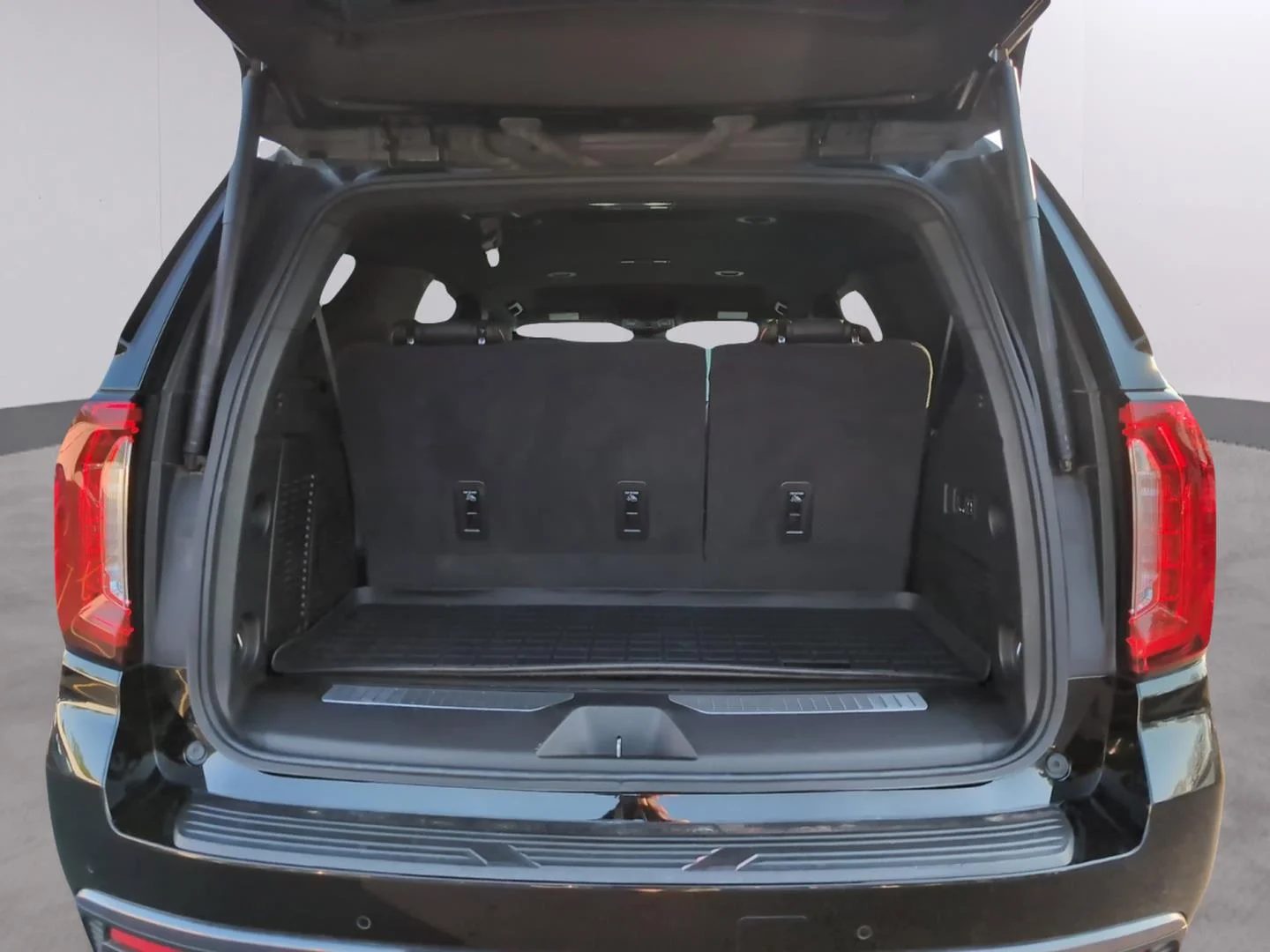 Used 2023 Onyx Black GMC AT4 image 10