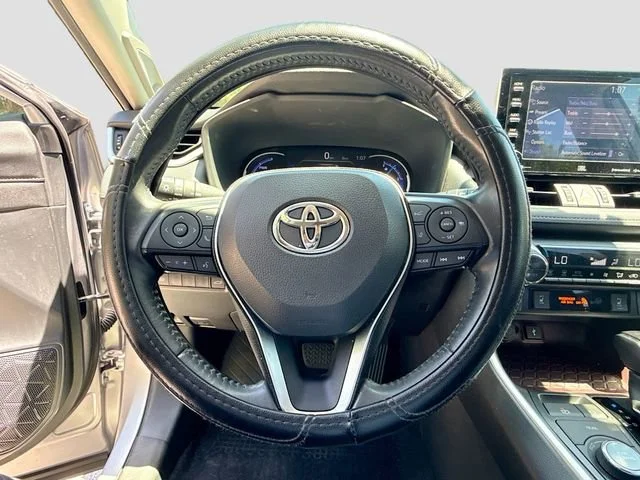 Used 2020 Silver Sky Metallic Toyota Hybrid Limited image 38