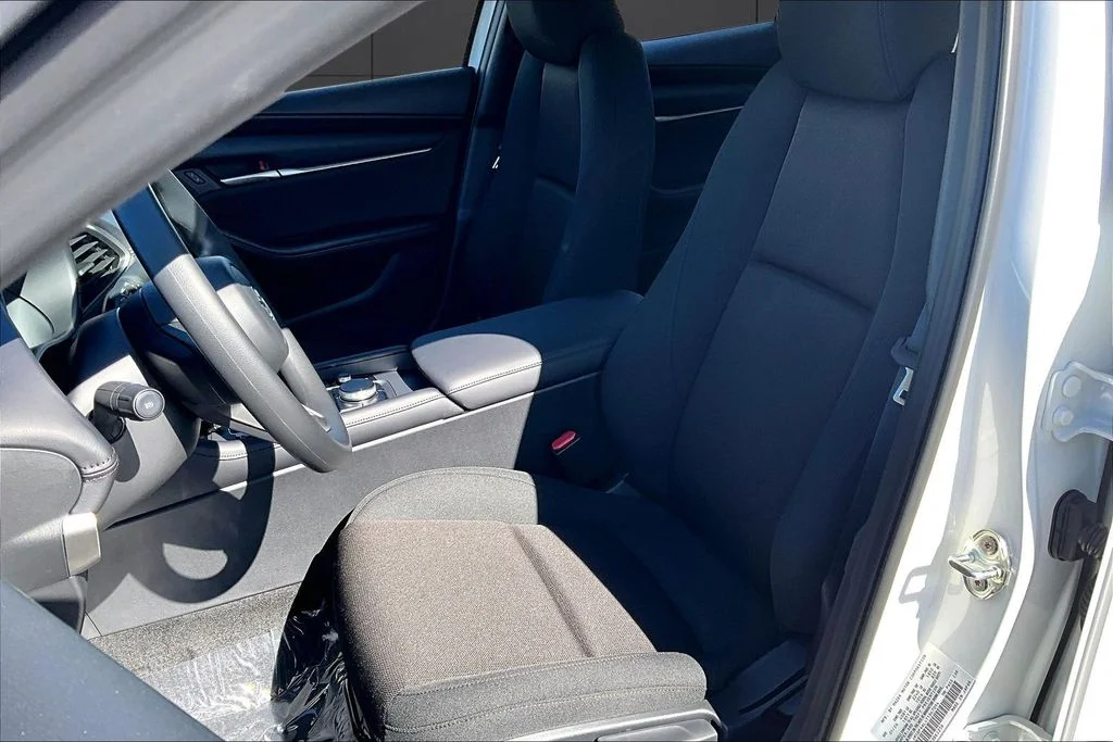 2026 Mazda Mazda3 S - Photo 9