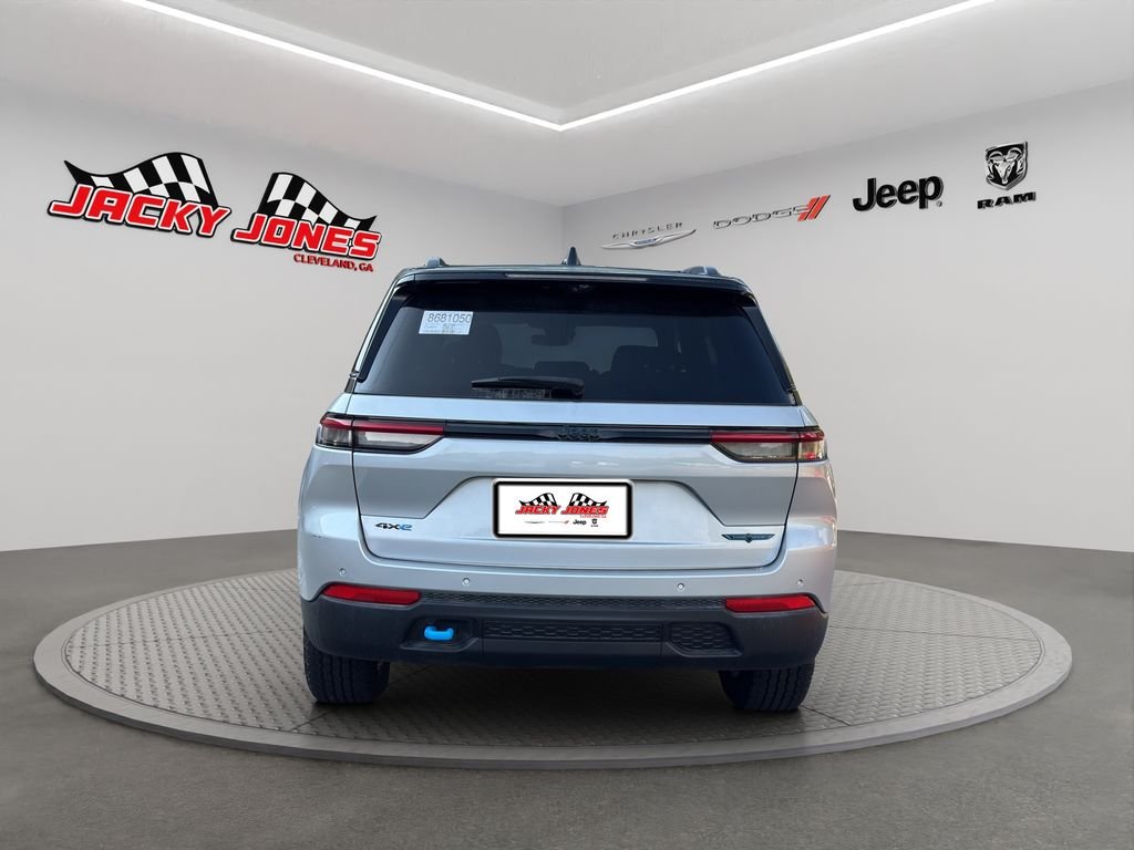 Used 2023 Silver Zynith Jeep Trailhawk image 7