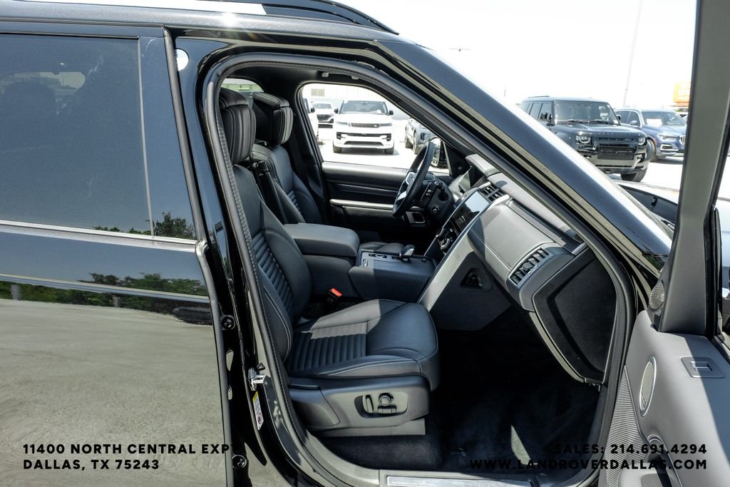 Certified Used 2025 Black Land Rover Metropolitan Edition image 43