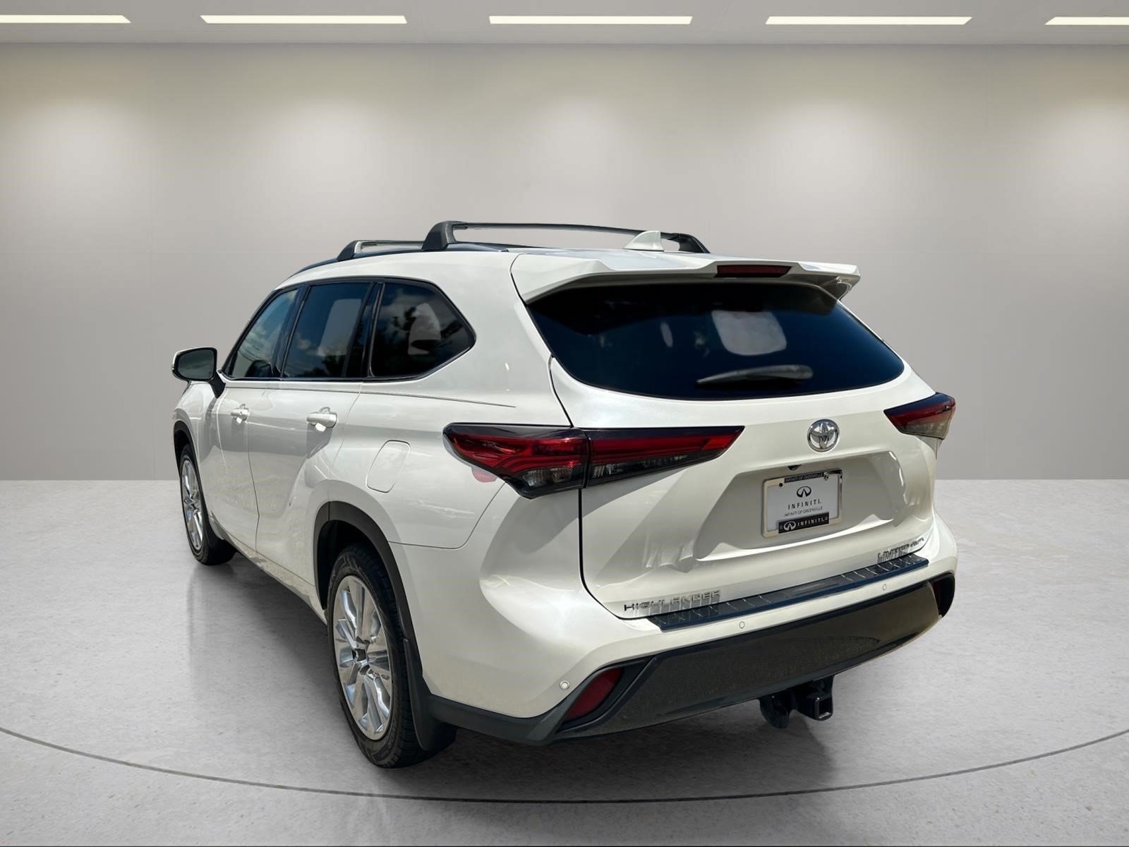 Used 2020 Blizzard Pearl Toyota Limited image 3