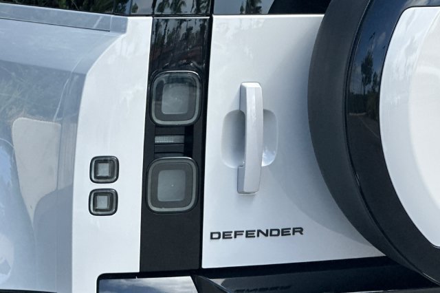 New 2026 Borasco Grey Land Rover X-Dynamic SE image 25