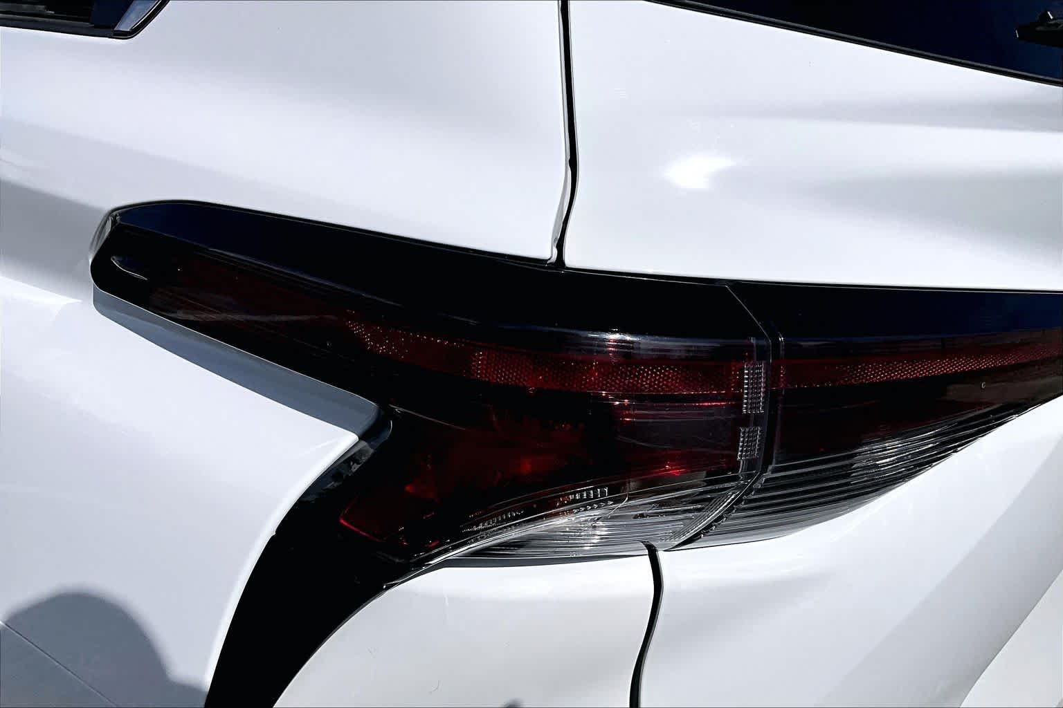 2025 Toyota Sienna LE - Photo 25