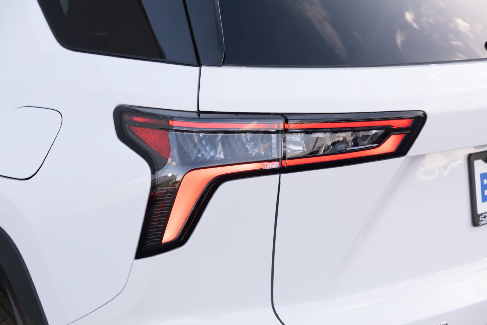 New 2027 Summit White Chevrolet AWD LT image 22