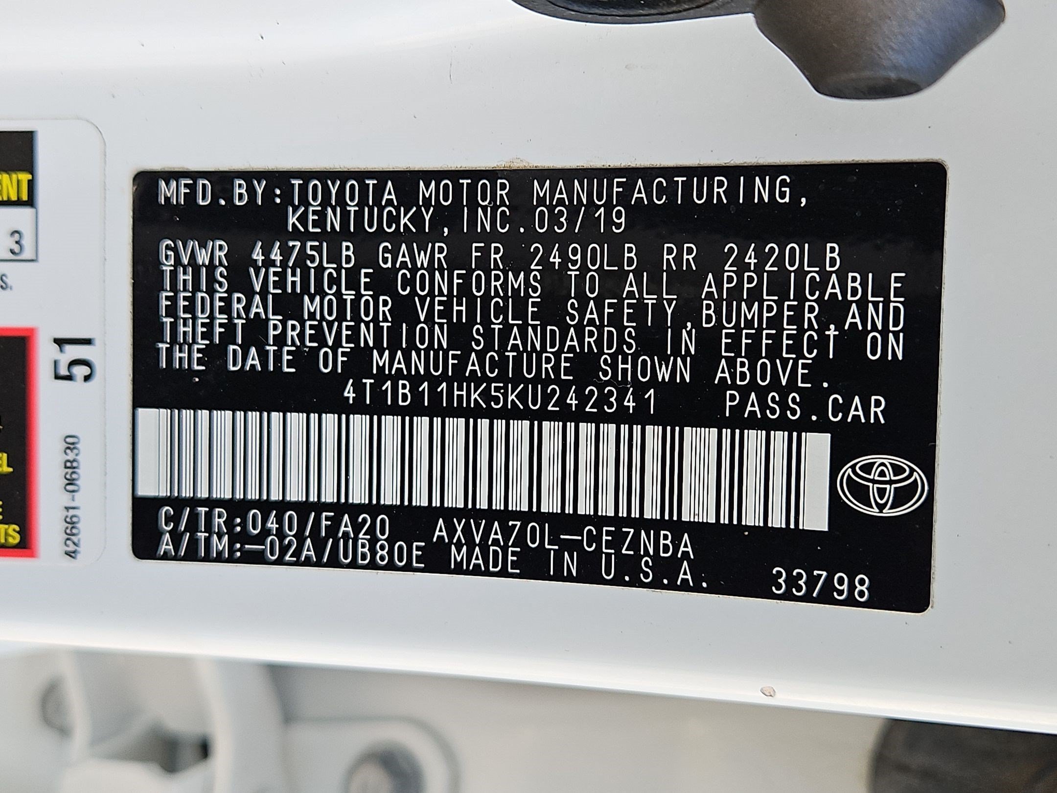 Used 2019 White Toyota LE image 30