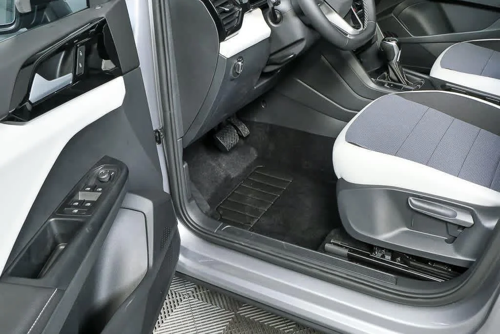 New 2026 Pyrite Silver Metallic Volkswagen S image 7