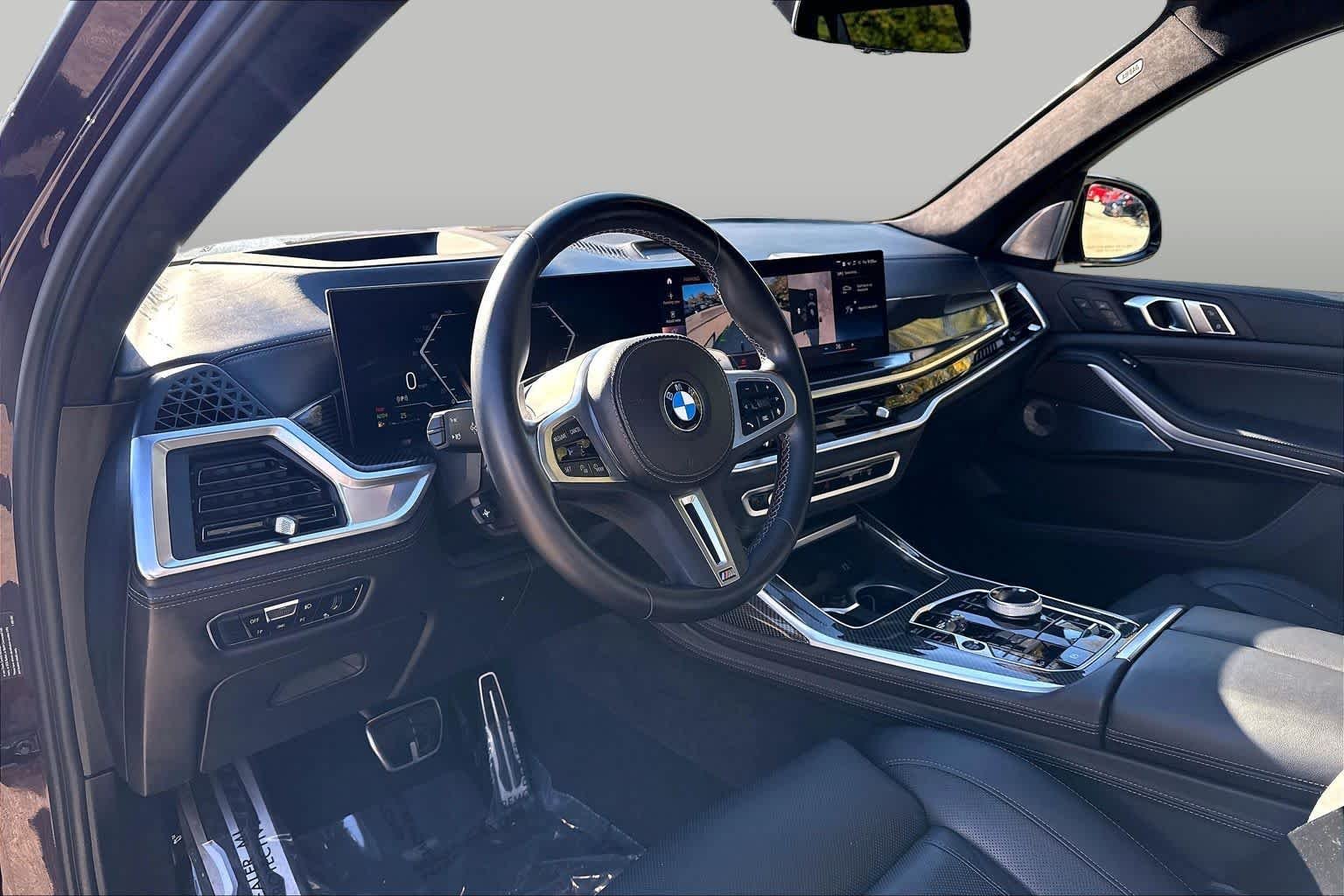 Used 2023 Ametrin Metallic BMW M60i image 16