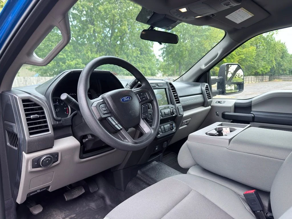 Used 2021 Blue Ford XL image 17