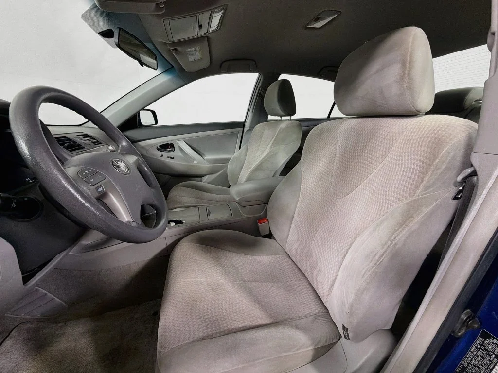 Used 2010 Blue Toyota LE image 12