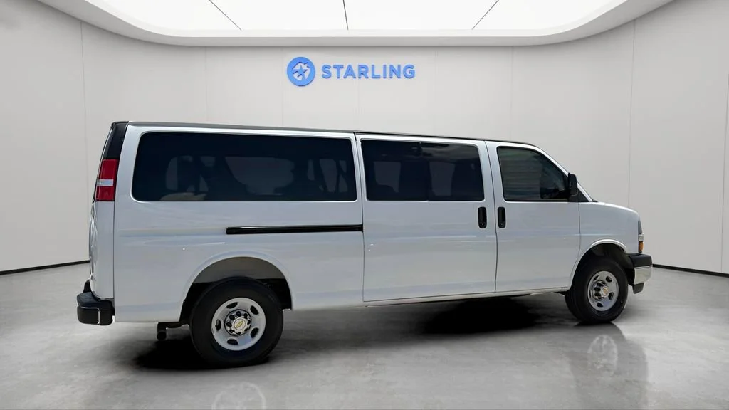 Used 2025 Summit White Chevrolet 1LT image 10
