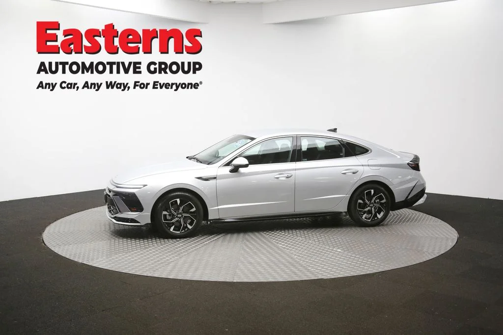 Used 2024 Silver Hyundai SEL image 54