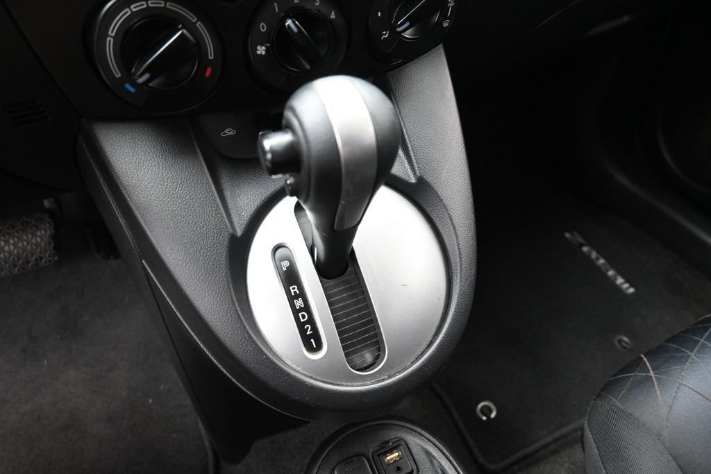 Used 2013  Mazda Sport image 15
