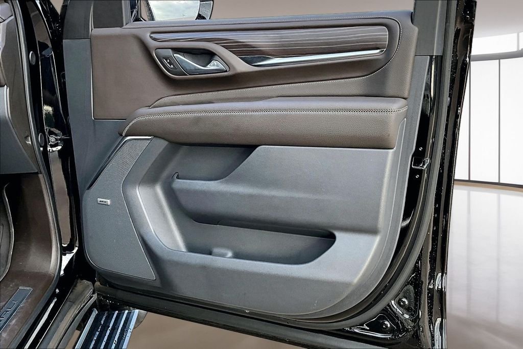 Used 2024 Black GMC Denali image 19