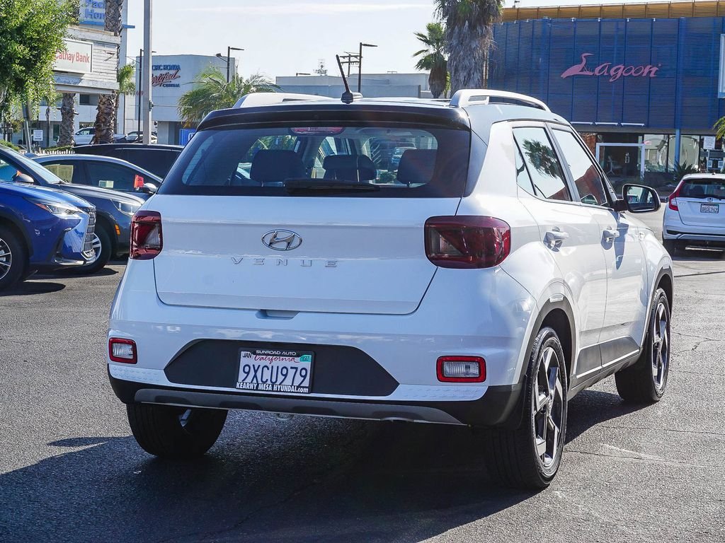 Used 2025 White Hyundai Limited image 6