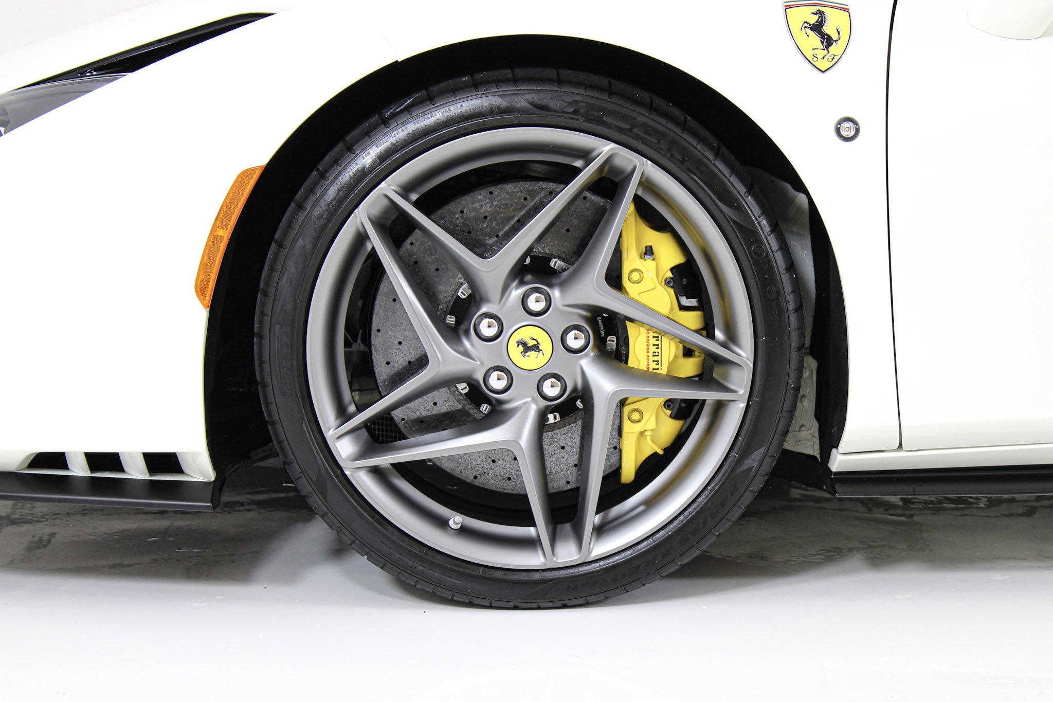 Used 2022 White Ferrari  image 24