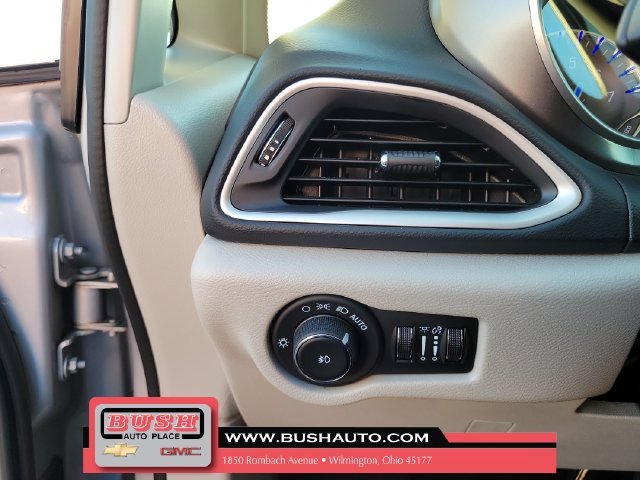 2024 Chrysler Pacifica Touring L - Photo 20