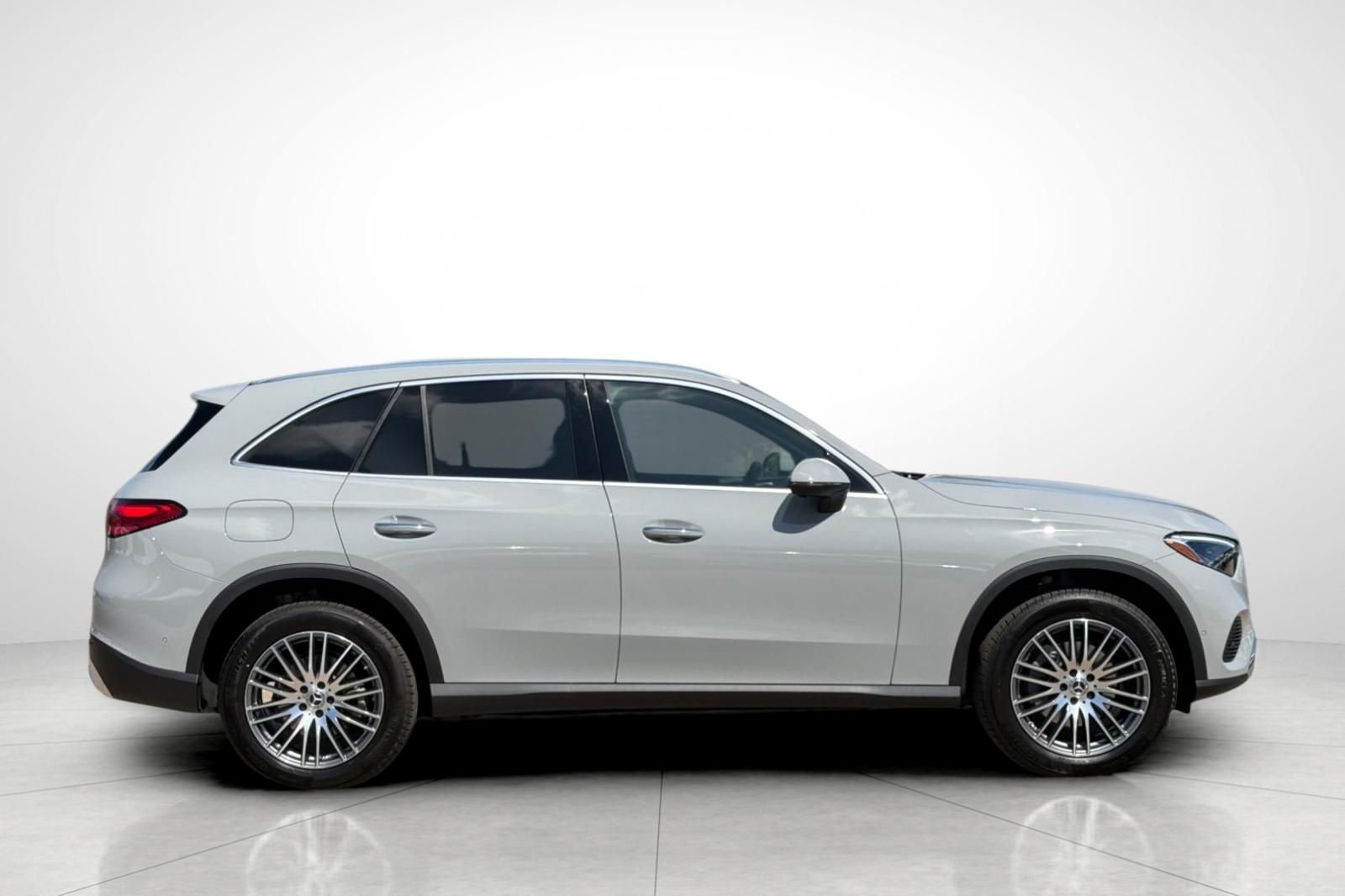 New 2026 MANUFAKTUR Alpine Grey Mercedes-Benz GLC 300 image 33
