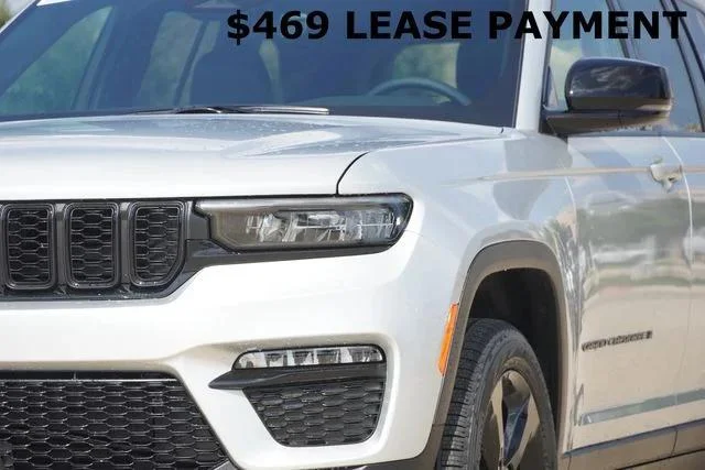 New 2025 Silver Zynith Exterior Paint Jeep Limited image 4