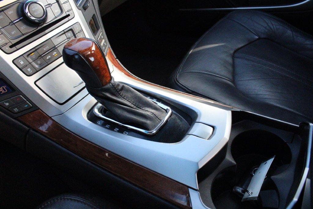 Used 2009 Thunder Gray ChromaFlair Cadillac Base image 17