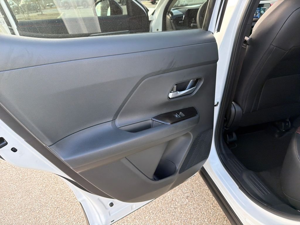 New 2026 Nissan Kicks SR 4D Sport Utility