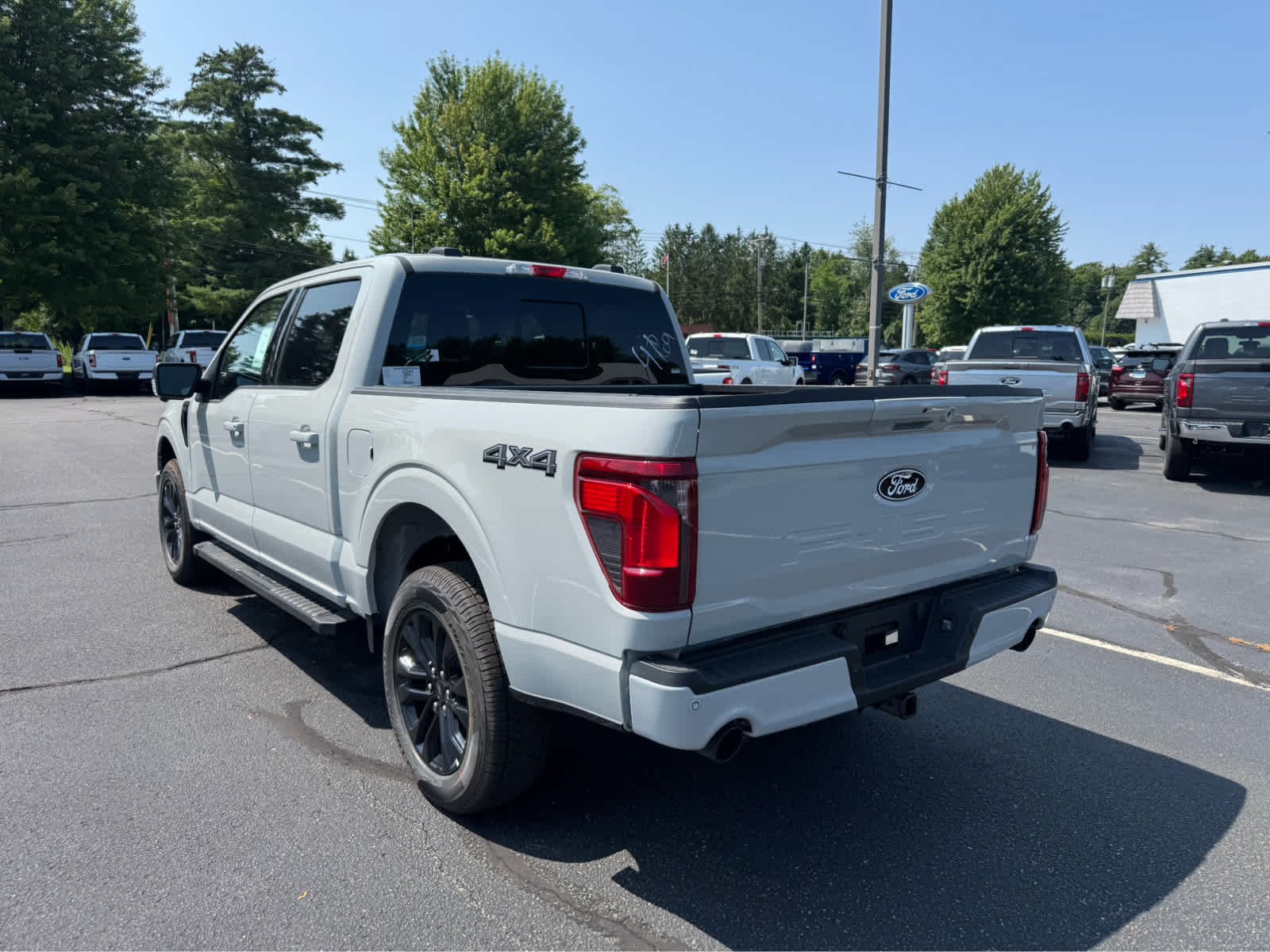 New 2026 Avalanche Ford XLT image 3