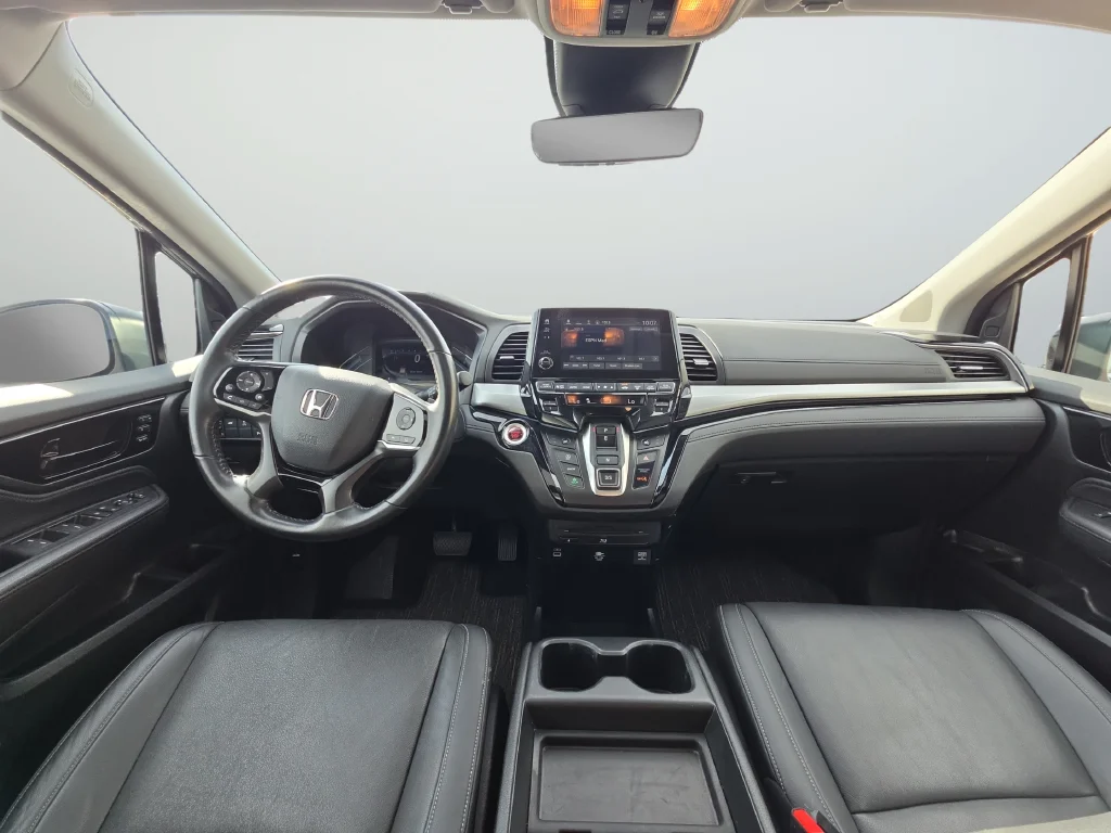Used 2024 Gray Honda Touring image 9