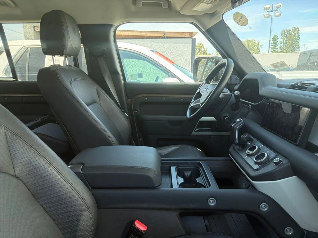 Used 2024 Brown Land Rover S image 4