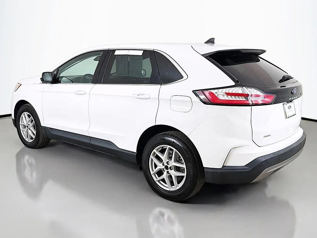 Used 2023 Oxford White Ford SEL image 9